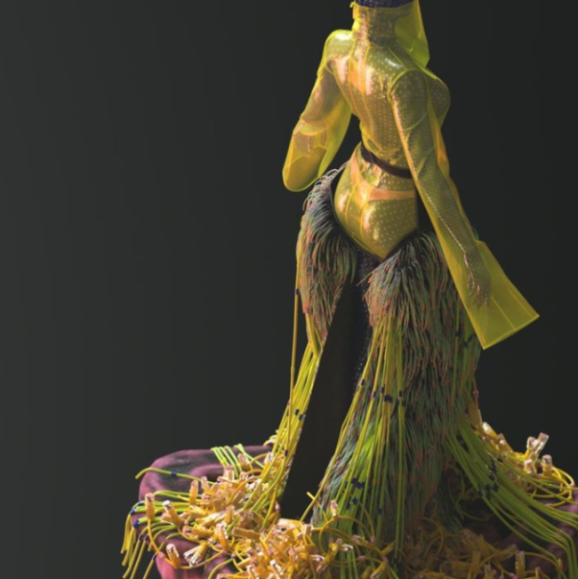 Digital Fashion: When the Body Dissolves into Light